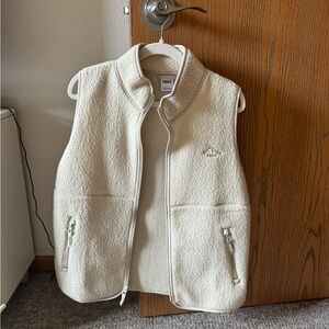 Aritzia Vest